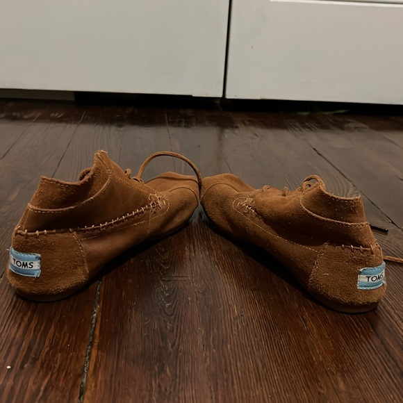 TOMS Moccasins Women’s 8 - Picture 3 of 7